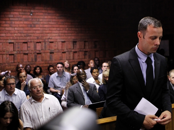 Anchetator în cazul Pistorius, retras din investigație pentru acuzație de crimă