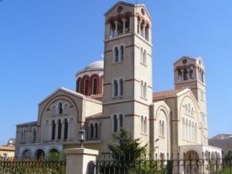 Biserica Ortodoxă din Cipru pune umărul la salvarea țării