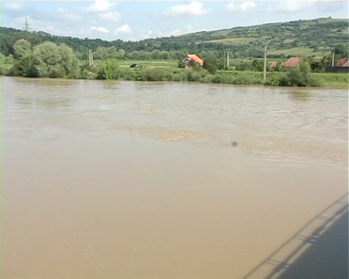 Olt: 200 de hectare inundate, după ce Dunărea a depăşit cotele de atenţie