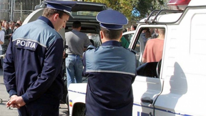 Polițist arestat preventiv pentru luare de mită, trafic de influență și abuz în serviciu