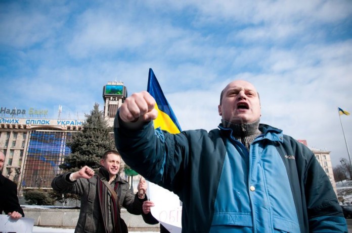 Jurnaliștii pichetează Ministerul de Interne din Kiev, după ce doi ziariști au fost bătuți