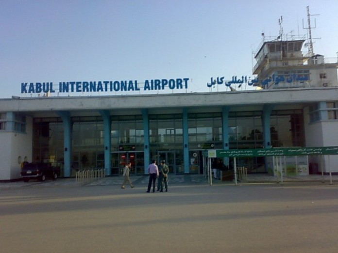 Atac al rebelilor asupra aeroportului internațional din Kabul. Cei şapte atacatori ucişi
