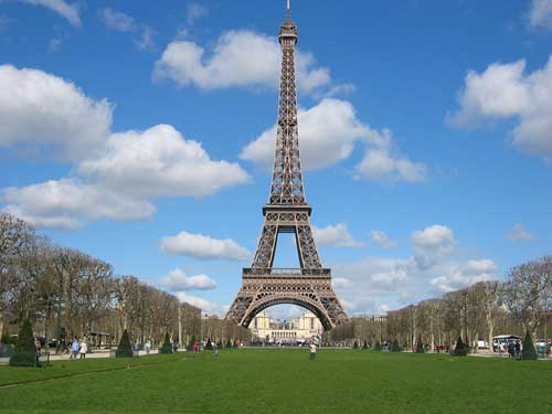 Turnul Eiffel, o construcţie unică
