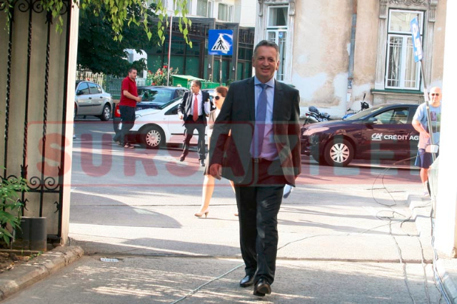 Ministrul Relu Fenechiu a demisionat după ce a fost condamnat