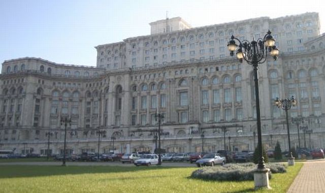 Proiectul de lege pentru exploatarea de la Roșia Montană intră luni în procedurile parlamentare. În cât timp ar putea fi aprobat