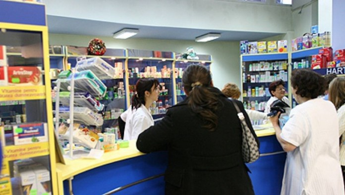 Premieră bancară în România: O companie farmaceutică ia credit în contul creanțelor deținute la CNAS