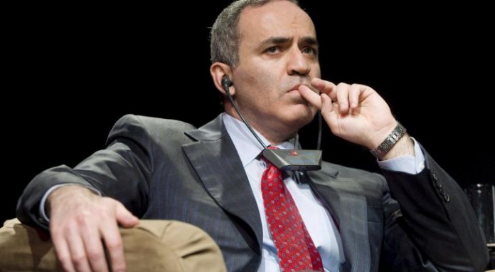 CEDO condamnă Rusia în legătură cu arestarea lui Garry Kasparov