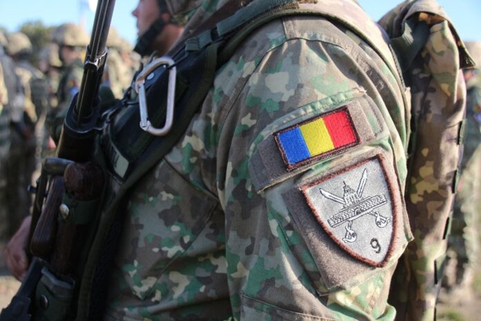 Familia unui soldat român decedat în misiune pe fronturile de război va primi cel puțin 80.000 de euro din partea statului