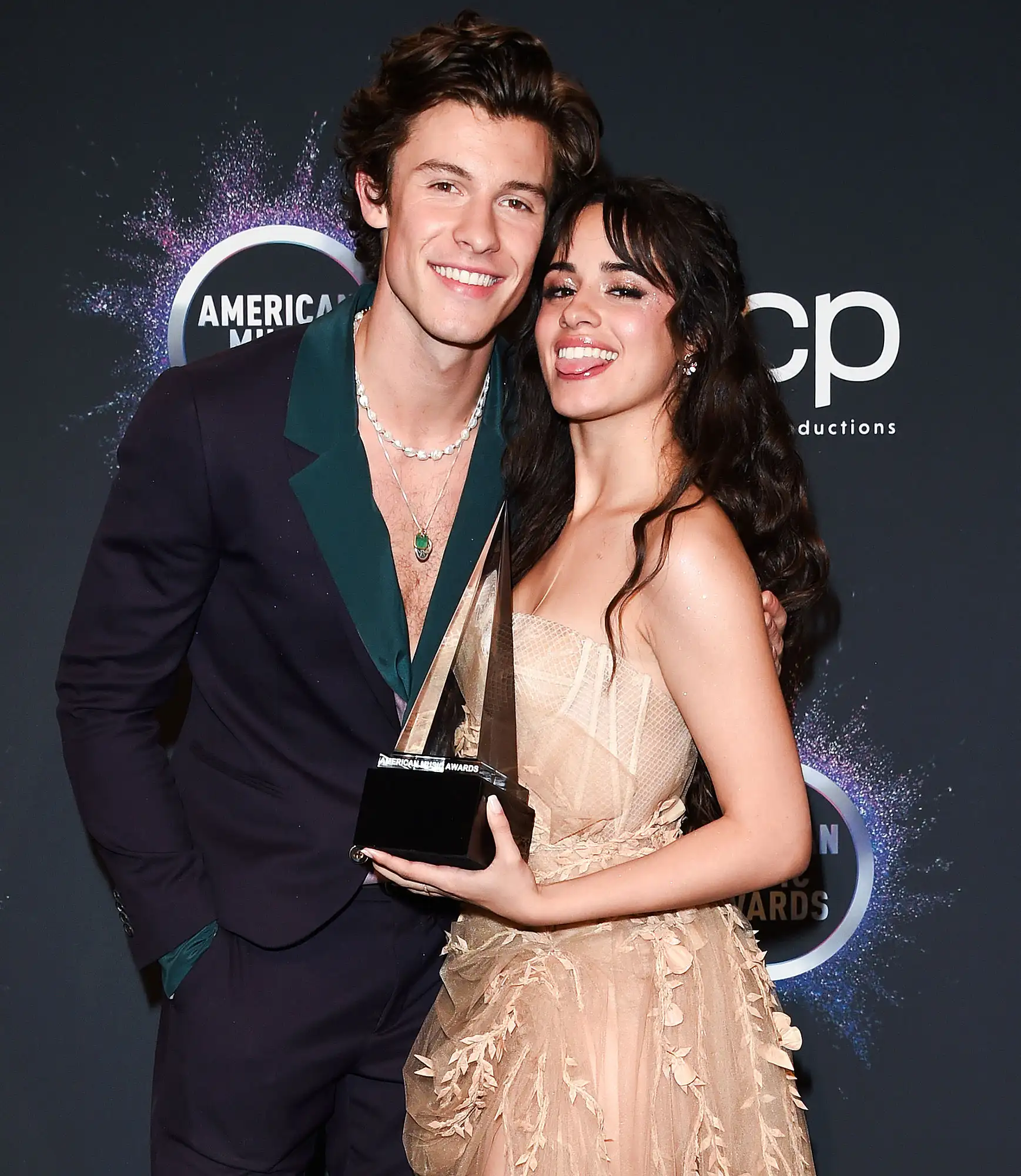 Foto Camila Cabello, Shawn Mendes- Us Weekly