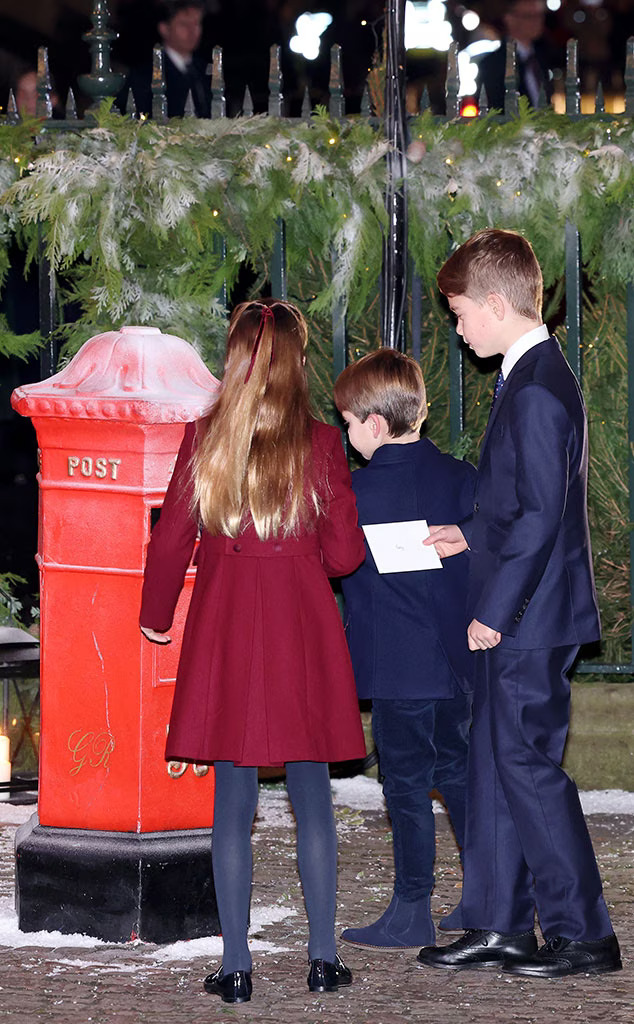 Kate Middleton, alături de cei trei copii. FOTO via E Online