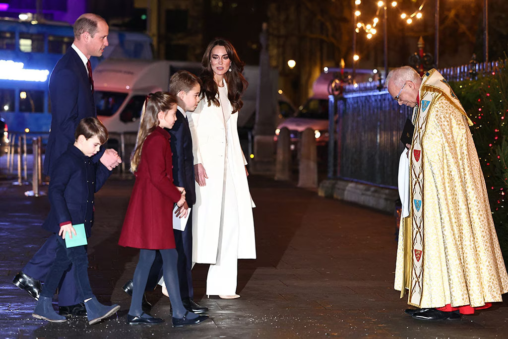 Kate Middleton, alături de cei trei copii. FOTO via E Online