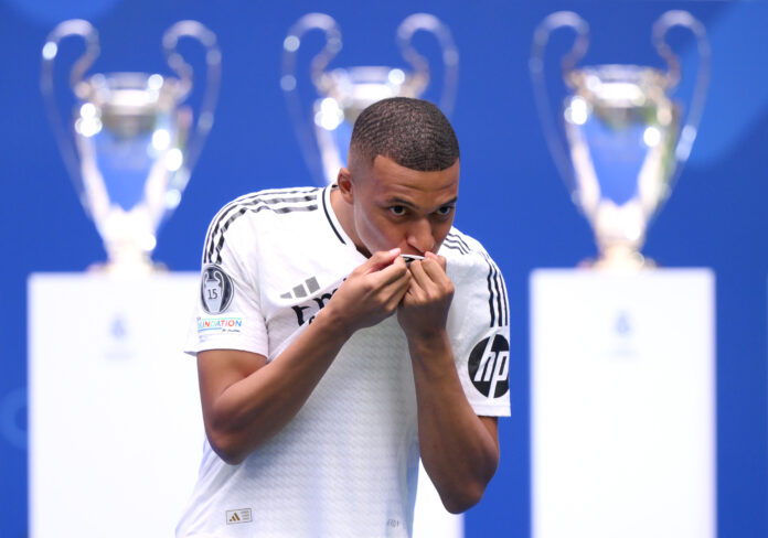 Foto Kylian Mbappe, prezentare oficială Real Madrid, X (Twitter)