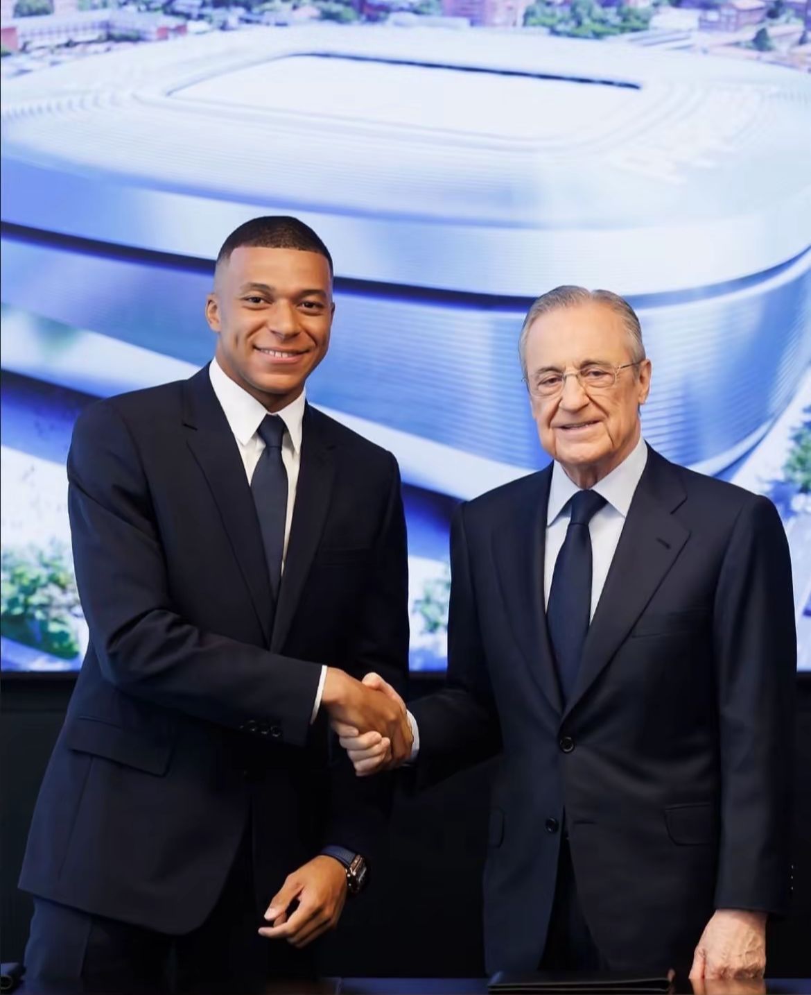 Foto Prezentare Oficială a lui Kylian Mbappe la Real Madrid, X(Twitter)